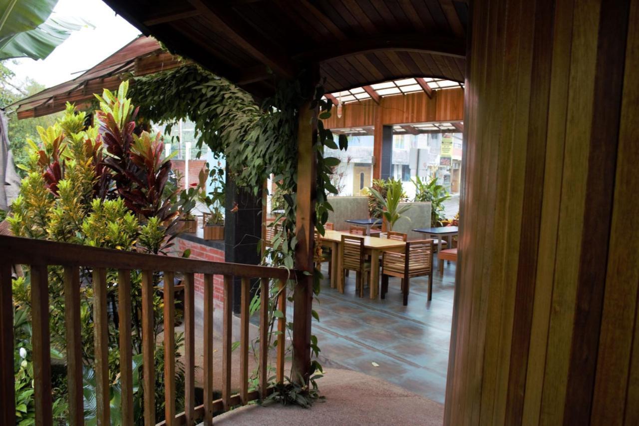 Hostal Zafiro Mindo Zewnętrze zdjęcie