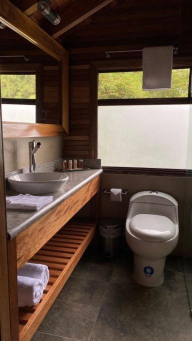 Hostal Zafiro Mindo Zewnętrze zdjęcie
