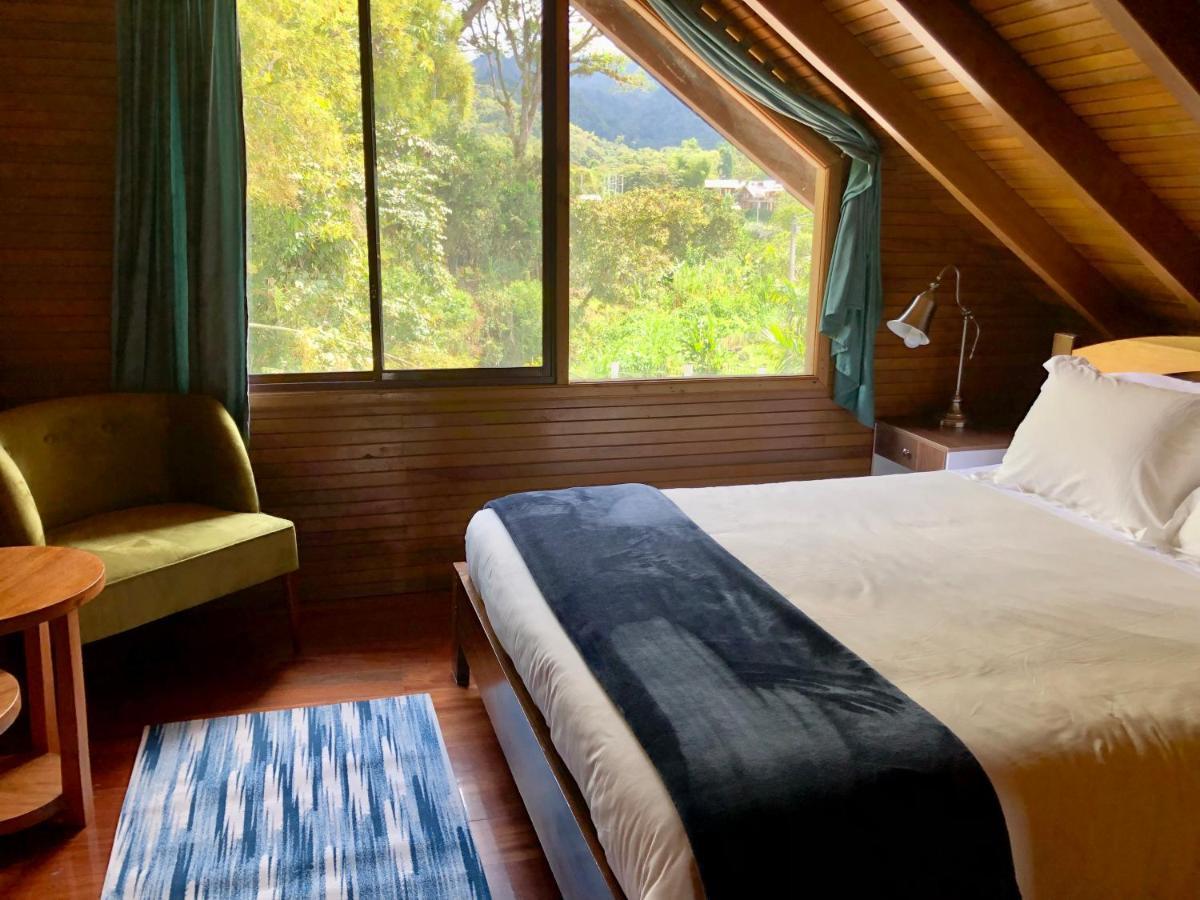 Hostal Zafiro Mindo Zewnętrze zdjęcie